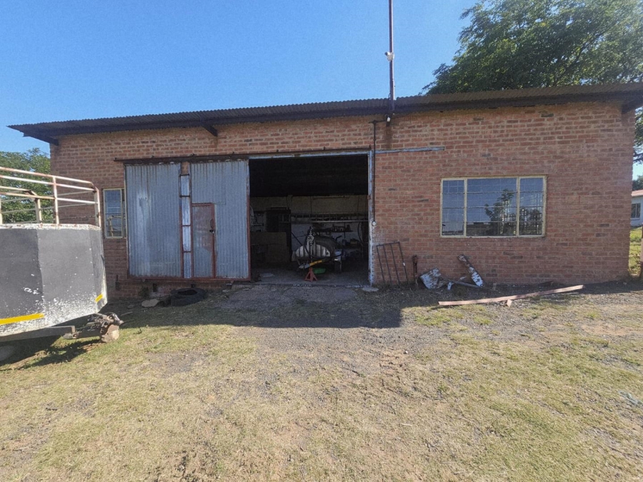 17 Bedroom Property for Sale in Ladybrand Free State